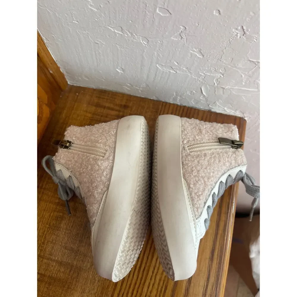 Kids Toddler Sherpa zip up lace up sneaker size 6